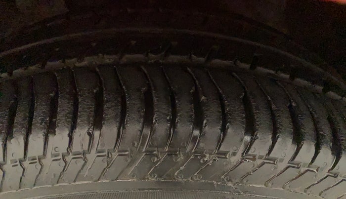 2018 Ford Ecosport TREND + 1.5L PETROL AT, Petrol, Automatic, 24,732 km, Left Front Tyre Tread