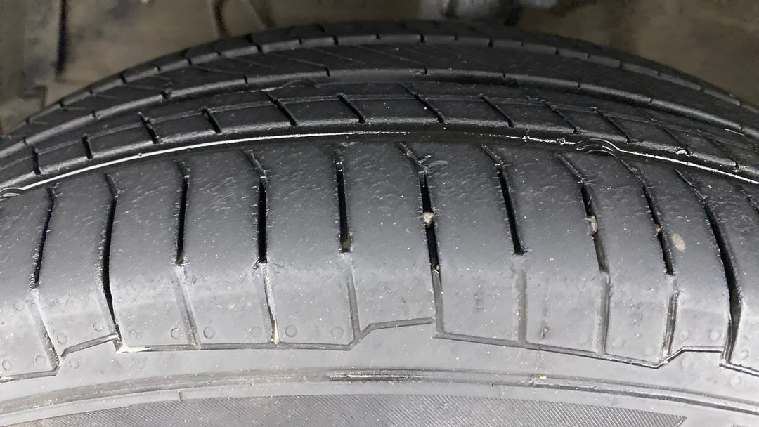 Left Front Tyre Tread