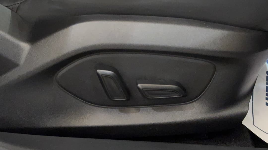 2023 MG Mg4 Essence 64, Automatic, 11004 km, Drivers Side Adjustment Panel