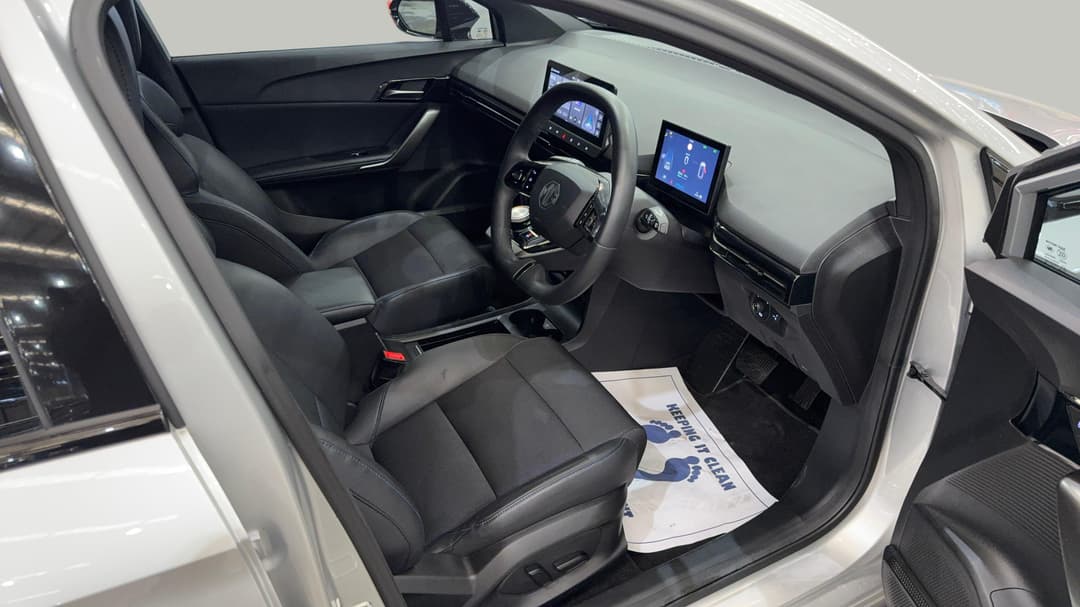 2023 MG Mg4 Essence 64, Automatic, 11004 km, Right Side Front Door Cabin View