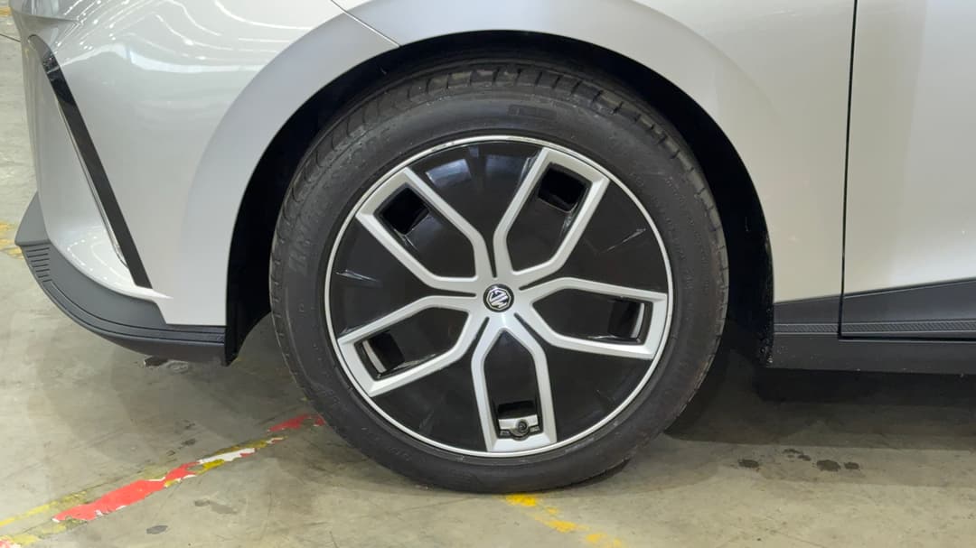 2023 MG Mg4 Essence 64, Automatic, 11004 km, Left Front Wheel
