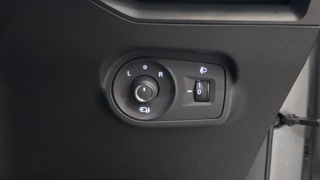 2023 MG Mg4 Essence 64, Automatic, 11004 km, Utility Switches/Buttons