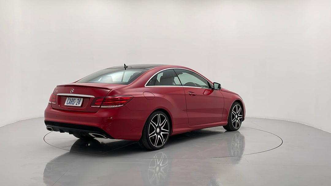 Right Back Diagonal (45- Degree) View