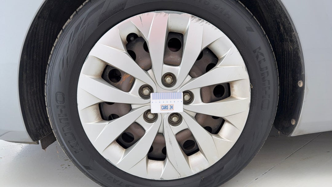 2015 Hyundai i30 Active, Automatic, 119542 km, Wheels Hubcap Front LHS Gutter Rash