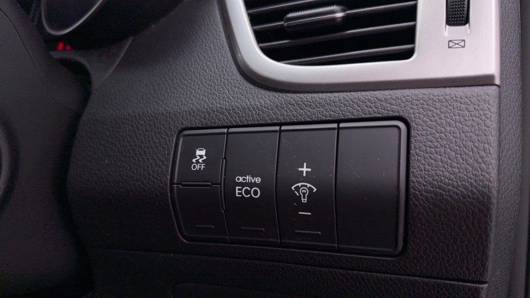 2015 Hyundai i30 Active, Automatic, 119542 km, Utility Switches/Buttons