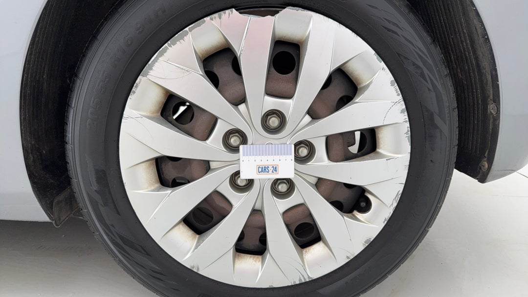 2015 Hyundai i30 Active, Automatic, 119542 km, Wheels Hubcap Rear LHS Gutter Rash