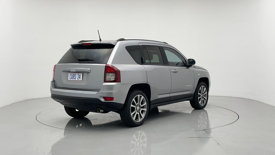 Right Back Diagonal (45- Degree) View