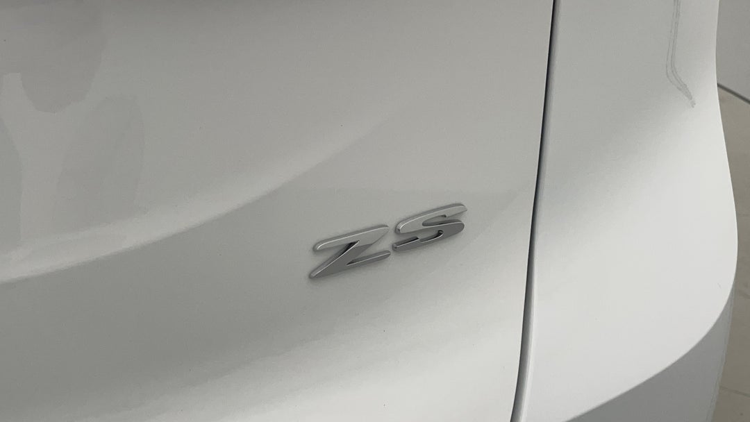 2025 MG ZS Excite, Automatic, 722 km, Badge (Boot Right Side)