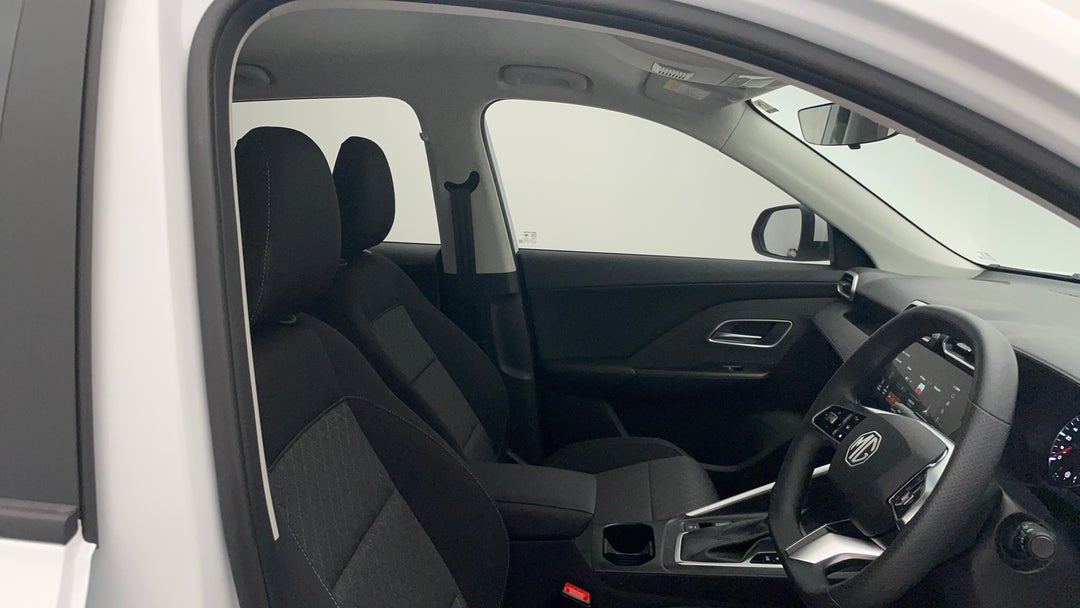 2025 MG ZS Excite, Automatic, 722 km, Right Side Front Door Cabin View