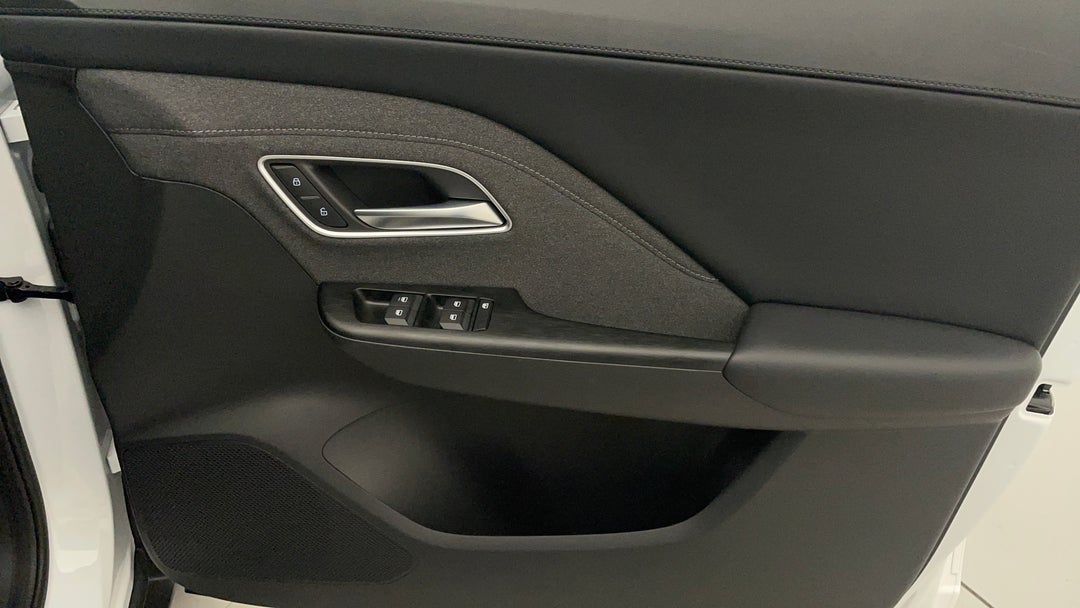 2025 MG ZS Excite, Automatic, 722 km, Speaker View