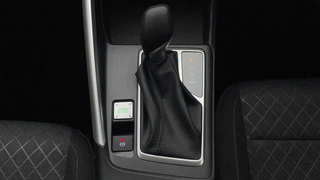 2025 MG ZS Excite, Automatic, 722 km, Gear Lever 