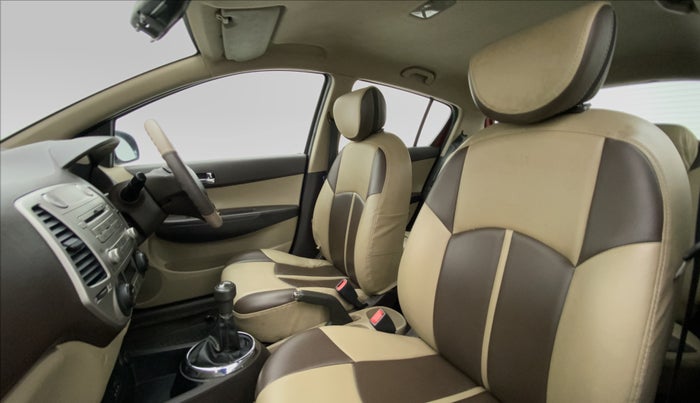 2010 Hyundai i20 MAGNA O 1.2, Petrol, Manual, 38,503 km, Right Side Front Door Cabin