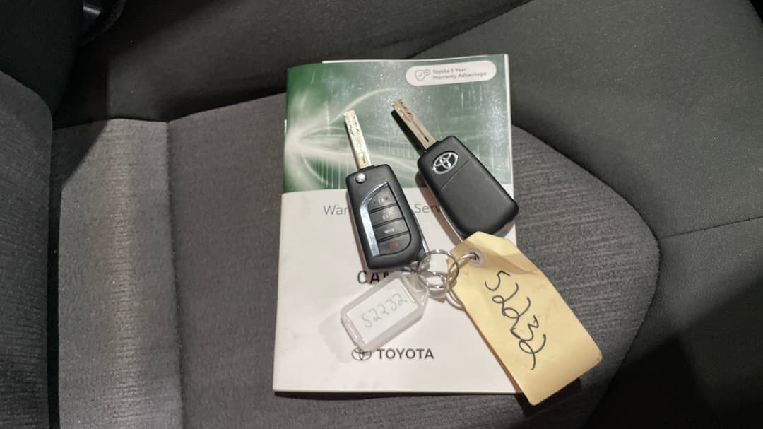2023 Toyota Camry Ascent, Automatic, 40172 km, Key Close-up