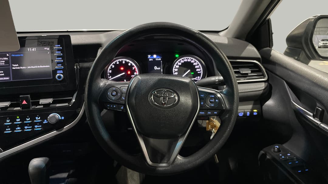 2023 Toyota Camry Ascent, Automatic, 40172 km, Steering Wheel Close-up