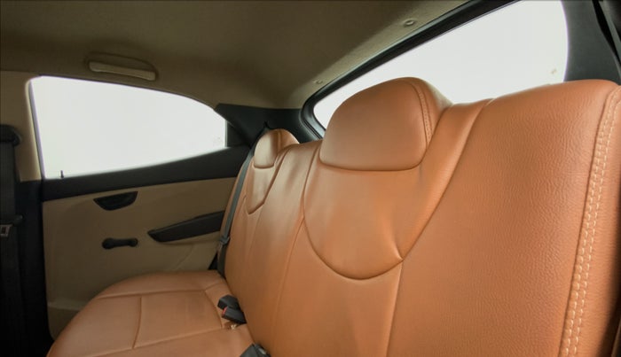 2015 Hyundai Eon MAGNA +, Petrol, Manual, 63,111 km, Right Side Rear Door Cabin