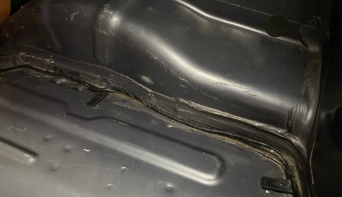 2015 Hyundai Eon MAGNA +, Petrol, Manual, 63,111 km, Boot floor - Slightly dented