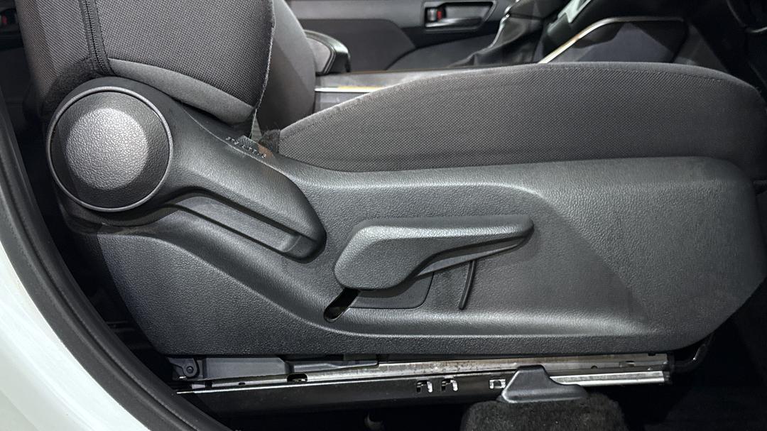 2024 Toyota Kluger Gx Hybrid AWD, Automatic, 34948 km, Drivers Side Adjustment Panel