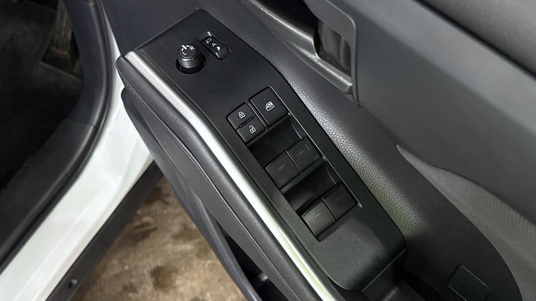 2024 Toyota Kluger Gx Hybrid AWD, Automatic, 34948 km, Drivers Side Door Panel Controls