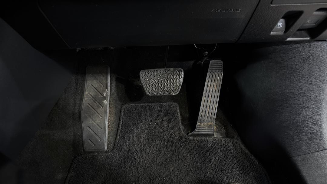 2024 Toyota Kluger Gx Hybrid AWD, Automatic, 34948 km, Pedals and Footmat