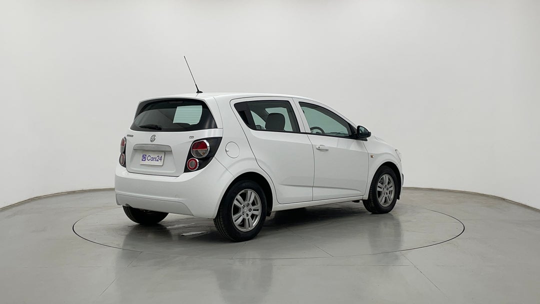 Right Back Diagonal (45- Degree) View