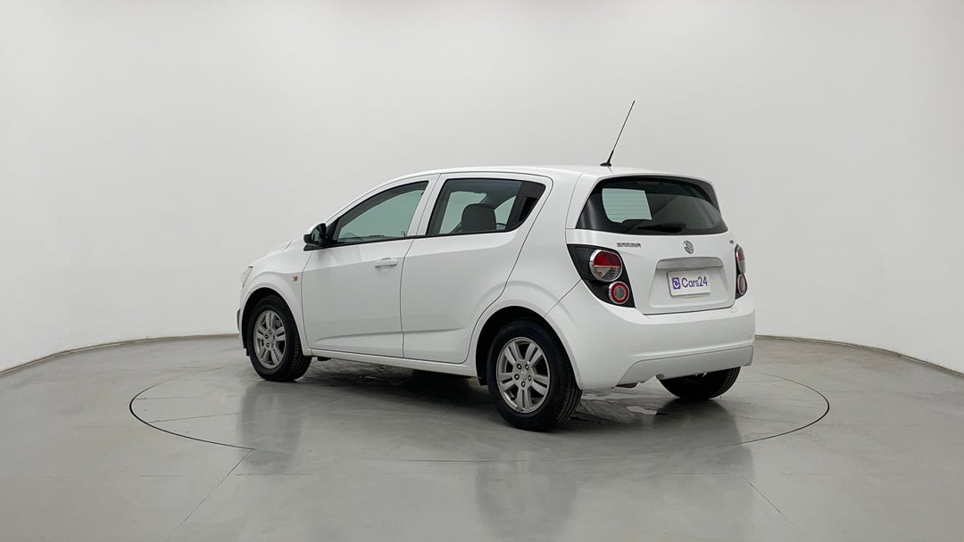 Left Back Diagonal (45- Degree) View