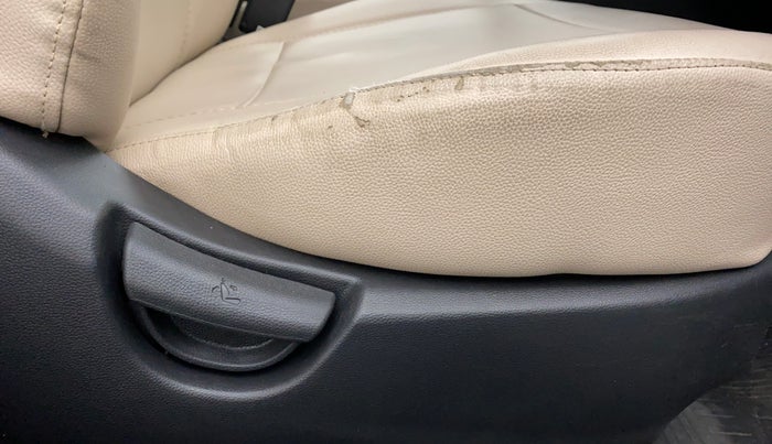 2019 Hyundai Grand i10 MAGNA 1.2 VTVT, Petrol, Manual, 32,725 km, Driver Side Adjustment Panel