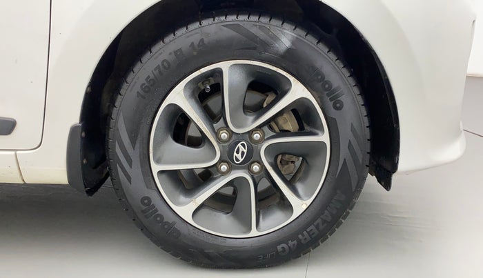 2017 Hyundai Grand i10 SPORTZ (O) AT 1.2 KAPPA VTVT, CNG, Automatic, 41,429 km, Right Front Wheel