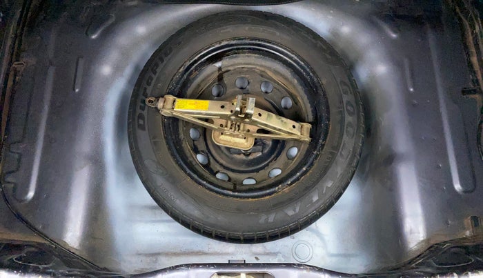 2014 Hyundai Eon SPORTZ, Petrol, Manual, 87,838 km, Dicky (Boot door) - Tool missing