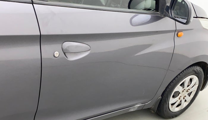 2014 Hyundai Eon SPORTZ, Petrol, Manual, 87,838 km, Driver-side door - Paint has faded