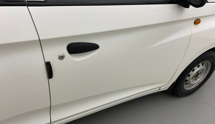 2015 Hyundai Eon ERA +, Petrol, Manual, 15,460 km, Driver-side door - Minor scratches