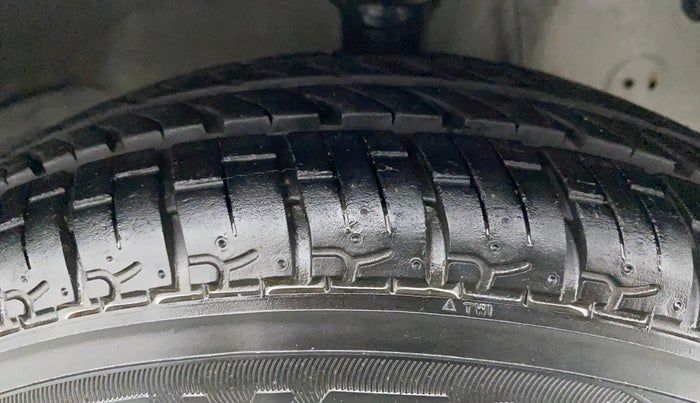 2015 Hyundai Eon ERA +, Petrol, Manual, 15,460 km, Right Front Tyre Tread
