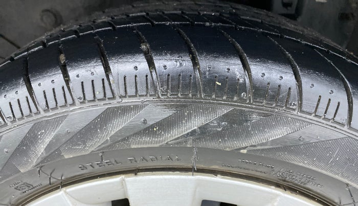 2014 Toyota Etios G, Petrol, Manual, 1,14,952 km, Left Rear Tyre Tread