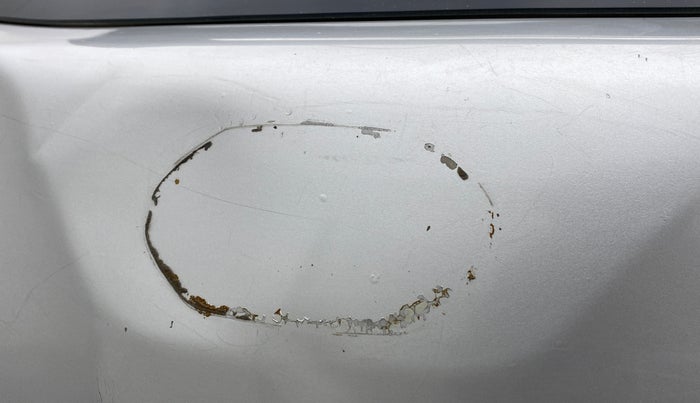 2017 Datsun Go ANNIVERSARY EDITION, CNG, Manual, 61,027 km, Dicky (Boot door) - Minor rust Inside Panel