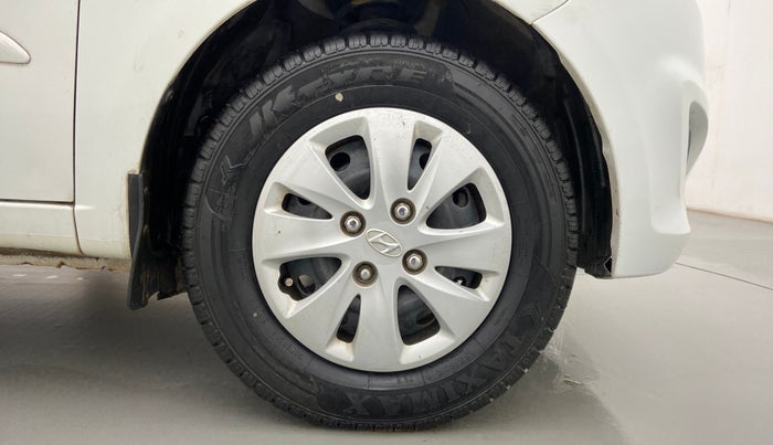 2011 Hyundai i10 SPORTZ 1.2 AT, Petrol, Automatic, 31,057 km, Right Front Wheel