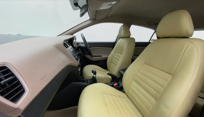 2016 Hyundai Elite i20 ASTA 1.2 (O), Petrol, Manual, 87,298 km, Right Side Front Door Cabin