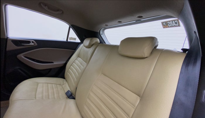 2016 Hyundai Elite i20 ASTA 1.2 (O), Petrol, Manual, 87,298 km, Right Side Rear Door Cabin