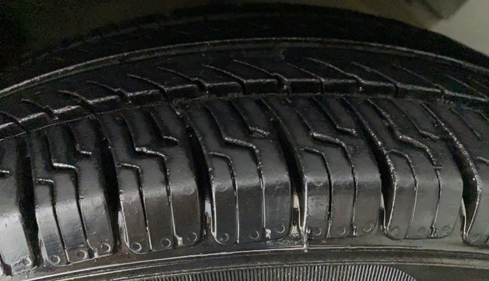 2011 Maruti Swift Dzire VDI, Diesel, Manual, 76,277 km, Left Rear Tyre Tread
