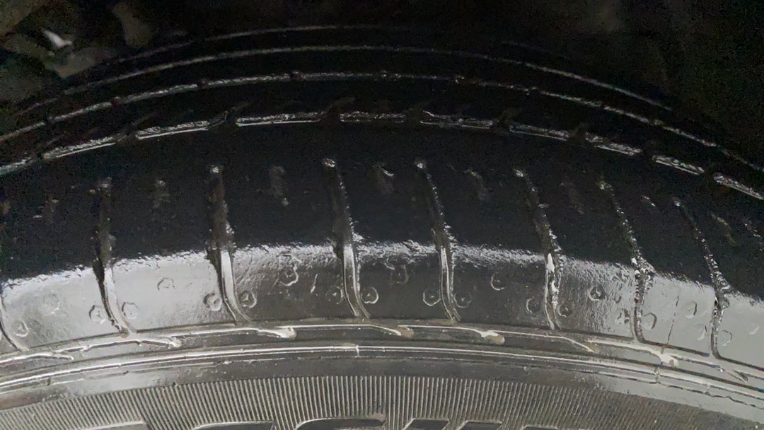 Left Front Tyre Tread