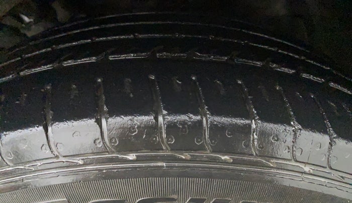 2017 Honda WR-V 1.2 i-VTEC VX MT, Petrol, Manual, 33,838 km, Left Front Tyre Tread