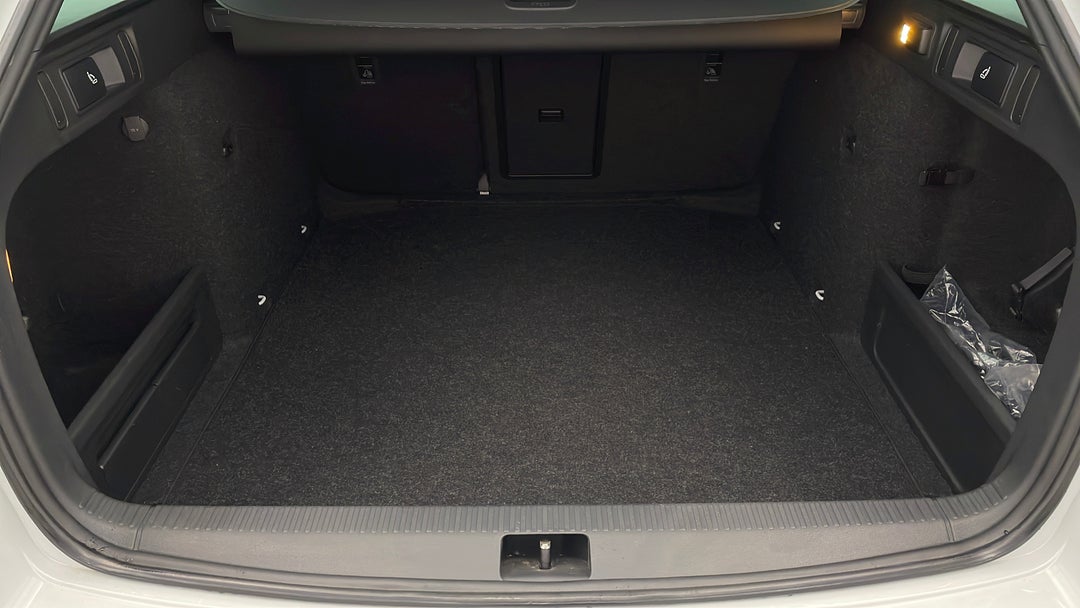 2019 SKODA Octavia Rs 180 Tsi, Automatic, 61265 km, Boot Inside View