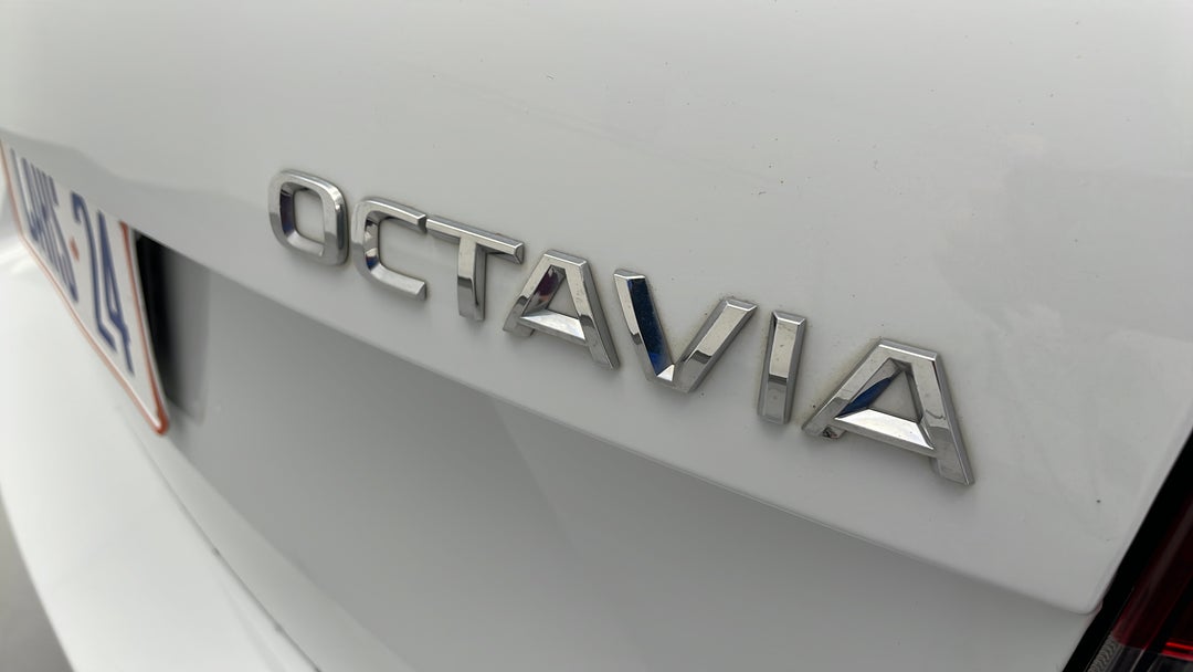 2019 SKODA Octavia Rs 180 Tsi, Automatic, 61265 km, Badge (Boot Right Side)