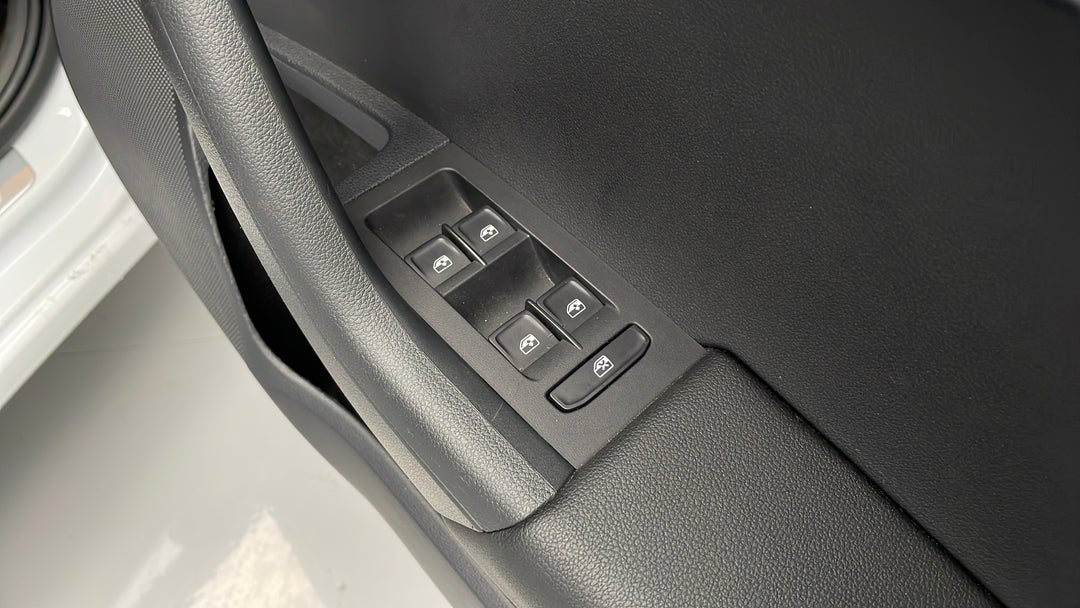 2019 SKODA Octavia Rs 180 Tsi, Automatic, 61265 km, Drivers Side Door Panel Controls