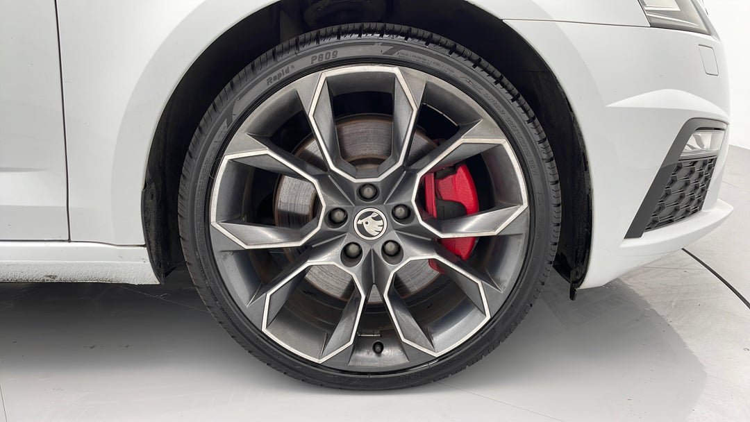 2019 SKODA Octavia Rs 180 Tsi, Automatic, 61265 km, Right Front Wheel