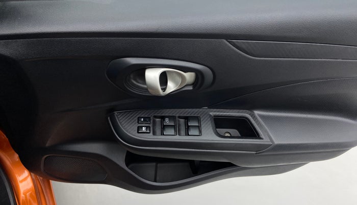 2018 Datsun Go T, Petrol, Manual, 34,676 km, Driver Side Door Panels Control