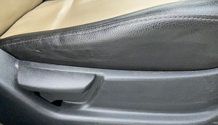 2017 Hyundai Eon ERA +, Petrol, Manual, 39,780 km, Driver Side Adjustment Panel