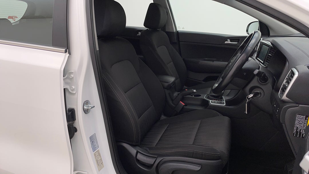 2019 Kia Sportage Si (fwd), Automatic, 134129 km, Right Side Front Door Cabin View