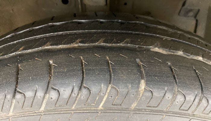 2014 Maruti Swift VDI, Diesel, Manual, 62,006 km, Right Front Tyre Tread