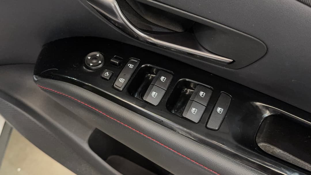 2022 Hyundai Tucson Elite N Line (AWD), Automatic, 45948 km, Drivers Side Door Panel Controls