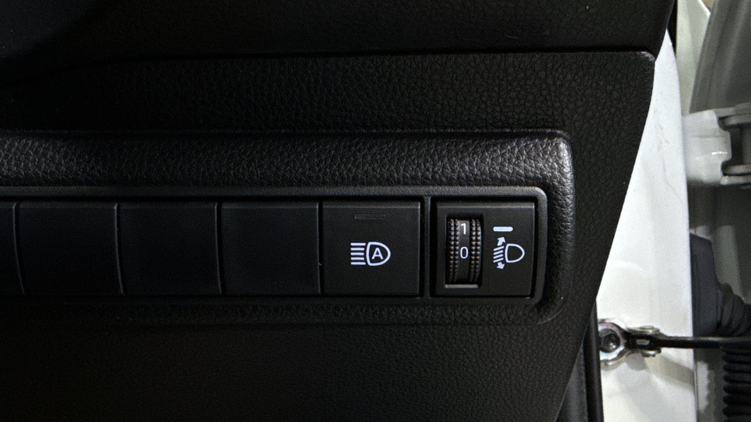 2018 Toyota Corolla Ascent Sport, Automatic, 71965 km, Utility Switches/Buttons