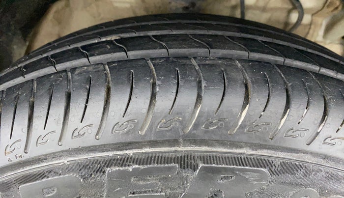 2019 Mahindra XUV300 1.5 W6 MT, Diesel, Manual, 23,583 km, Right Front Tyre Tread